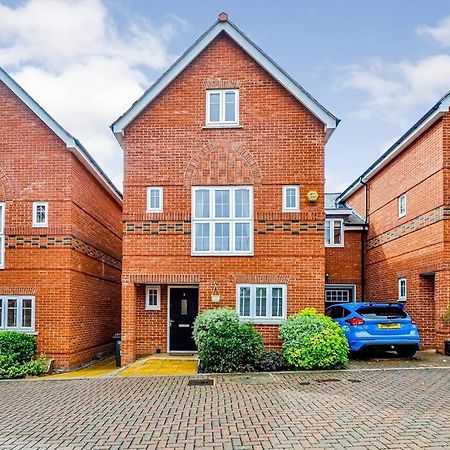 Entire House Sleeps 8 Near The River Thames Maidenhead Bagian luar foto