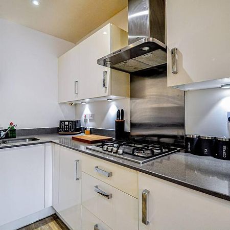 Entire House Sleeps 8 Near The River Thames Maidenhead Bagian luar foto