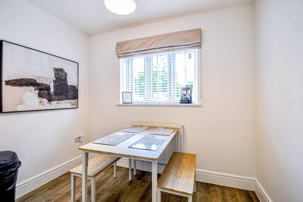 Entire House Sleeps 8 Near The River Thames Maidenhead Bagian luar foto