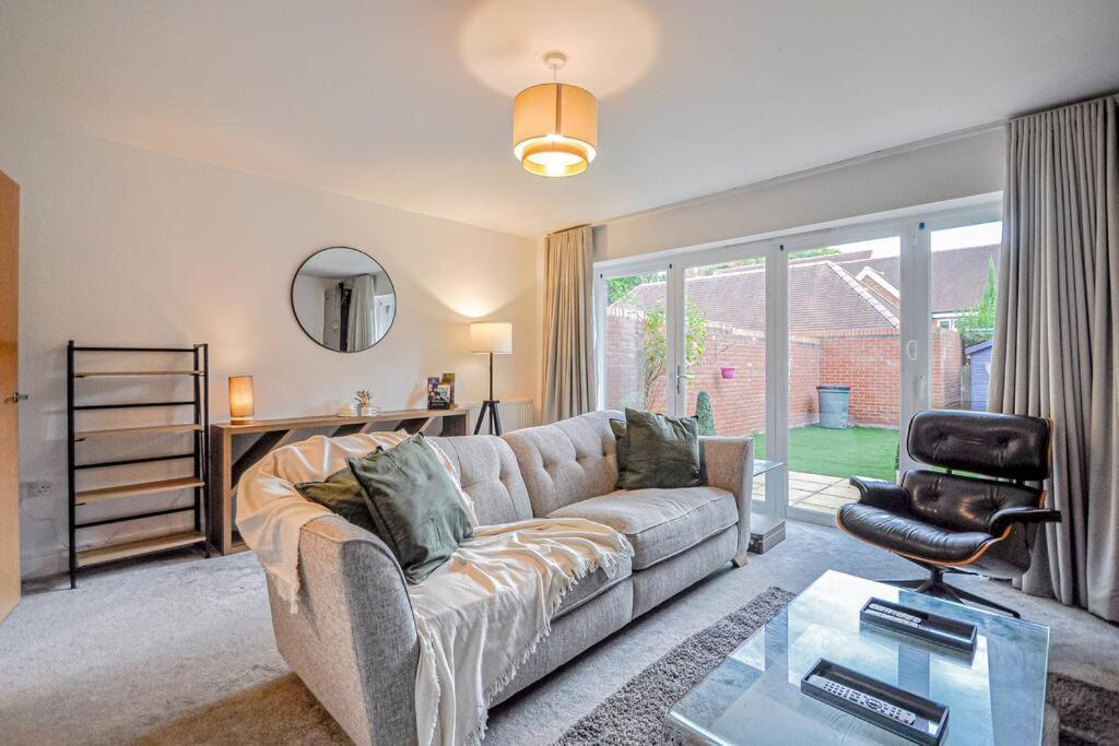Entire House Sleeps 8 Near The River Thames Maidenhead Bagian luar foto